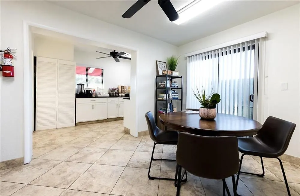 108 Fully Furnished 1Br Suite-Prime Location Scottsdale Apartment